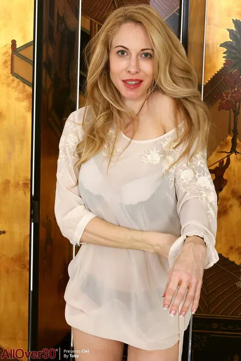 Ceil Gryphon: Skinny Blonde MILF Spreads in Leather Panties and Heels – photo 8 of 21