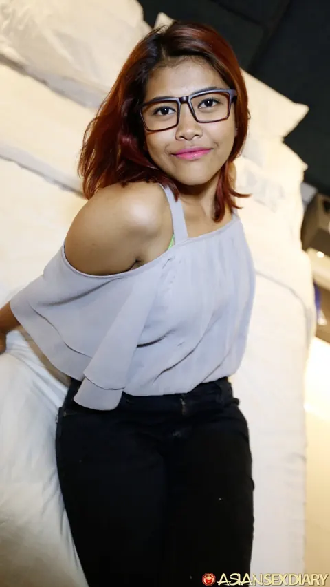 Thick Asian Babe Takes Anal Doggy for a Creampie – photo 2 of 21
