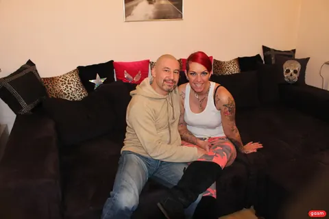 German MILF Fucks in Her Boots – photo 3 of 15