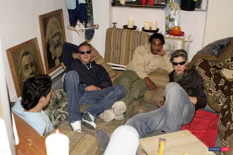 Interracial Men Fuck Bareback in a Group Orgy – photo 1 of 16