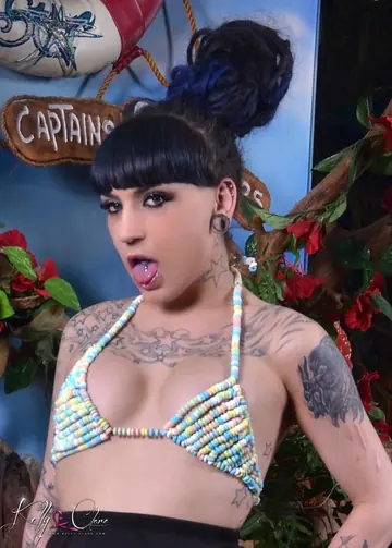 Trans Woman Spreads Her Legs Wide in Nude Pose