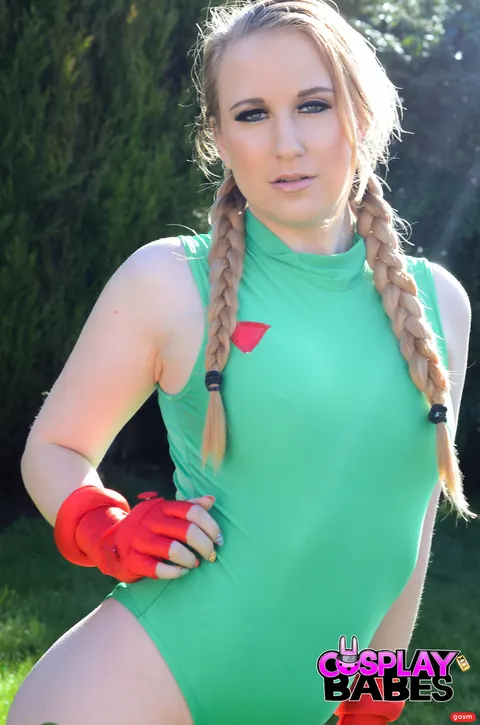 Anna Darling: British PAWG Blonde Flaunts Her Big Ass Outdoors in Boots and Costume – photo 3 of 15