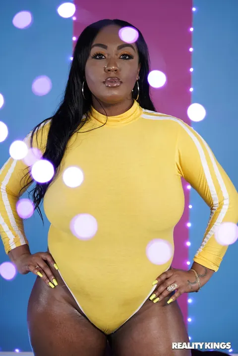 Layton Benton: Ebony BBW Gets Fucked Doggy Style – photo 3 of 21