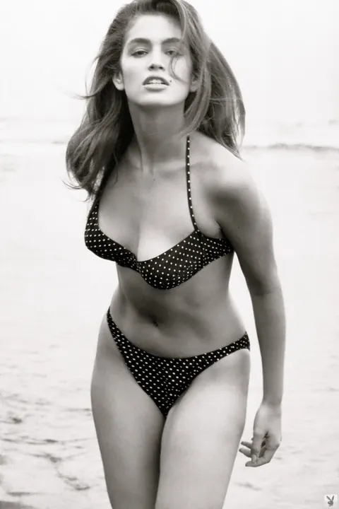 Cindy Crawford: Busty Brunette Strips Out of Her Bikini Outdoors – photo 12 of 16