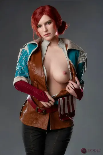 Redhead Undresses and Poses Nude to Show Her Body