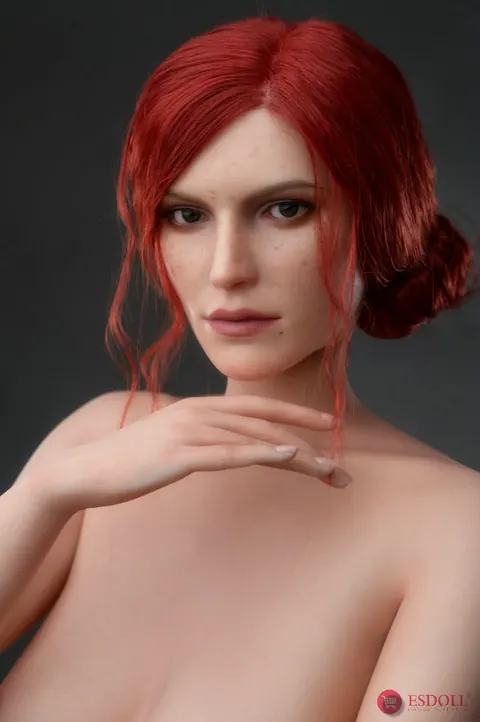 Redhead Undresses and Poses Nude to Show Her Body – photo 6 of 15