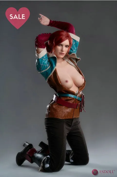 Redhead Undresses and Poses Nude to Show Her Body – photo 15 of 15