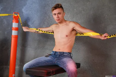 Muscular Stud Fucks Twink Deep in Anal – photo 1 of 20
