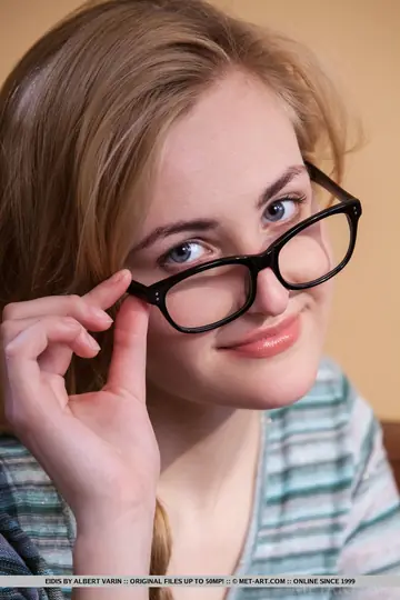 Blonde PAWG in Glasses Kneels and Spreads Wide