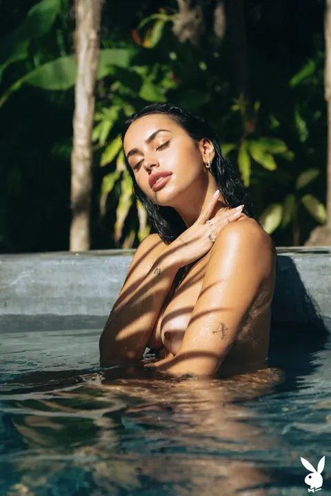 Claudia Tihan: Tanned Latina in a Bikini Shows Her Natural Tits by the Pool – photo 11 of 20
