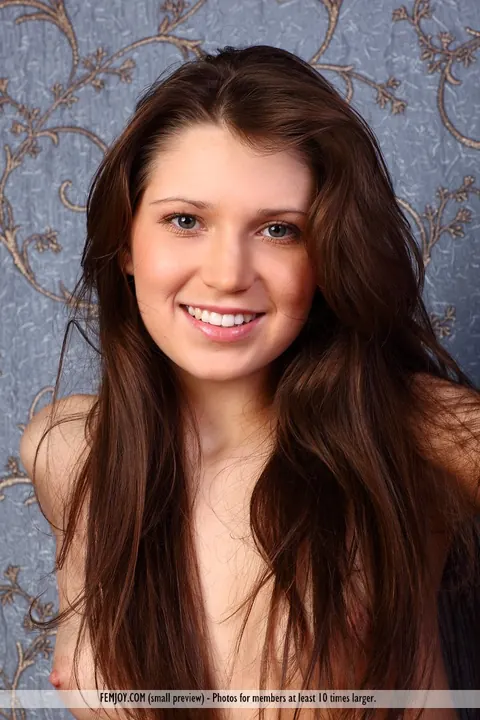 Melika: Skinny European Brunette Strips and Spreads Her Legs – photo 15 of 16