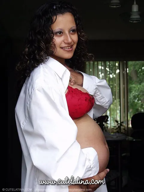 Pregnant Latina Bares Her Big Tits and Swollen Belly – photo 5 of 15