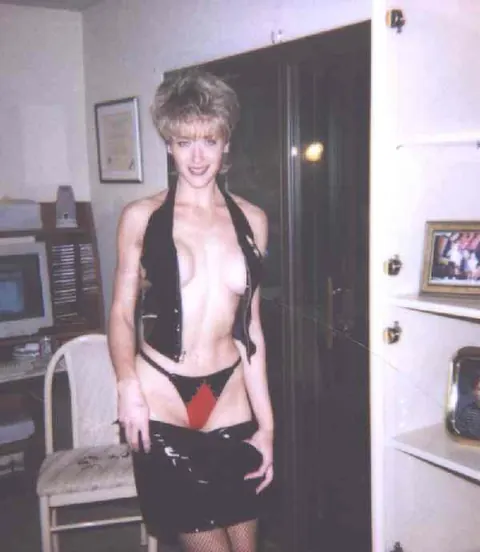 Tracy Lick: Blonde Amateur MILF in Latex Spreads for Her Partner – photo 12 of 18