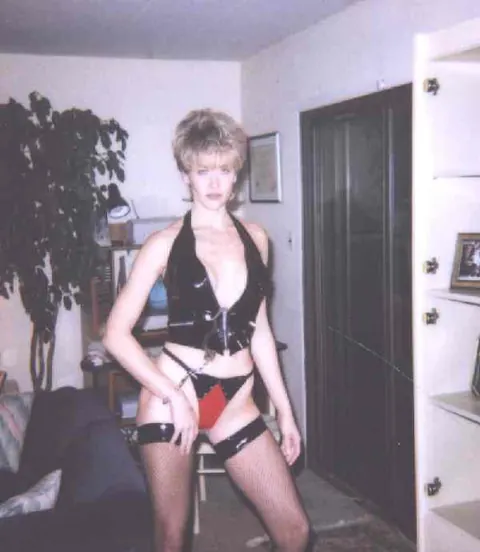 Tracy Lick: Blonde Amateur MILF in Latex Spreads for Her Partner – photo 11 of 18