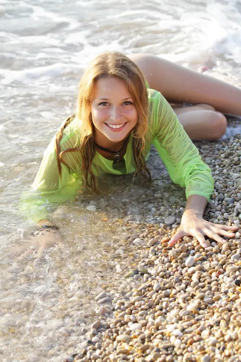 Toxic A: Brunette PAWG Strips Out of Her Panties on the Beach – photo 4 of 21