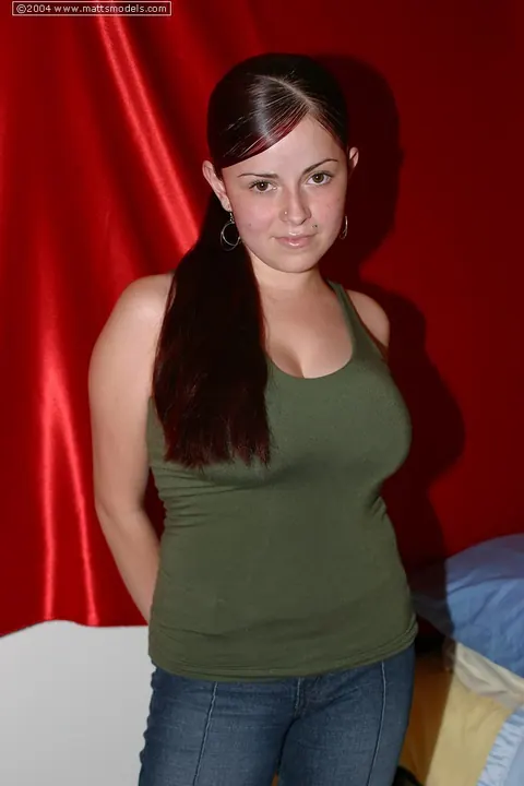 BBW Unhooks Her Lingerie and Spreads Her Pussy Wide – photo 2 of 16