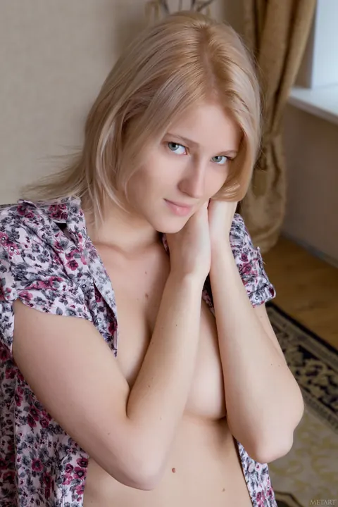 Mila I: Blonde Model Poses Nude Showing Her Tattoo – photo 4 of 21