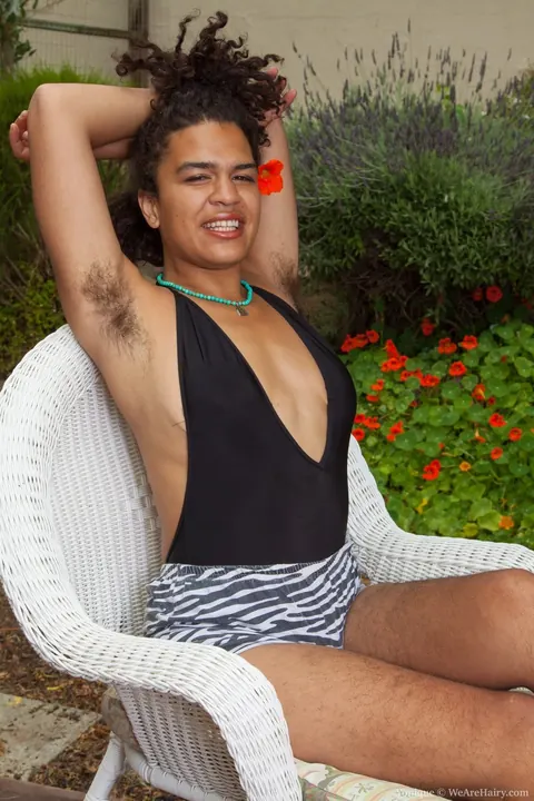 Yonique: Thick Ebony Woman Spreads Her Hairy Pussy Outdoors – photo 1 of 18