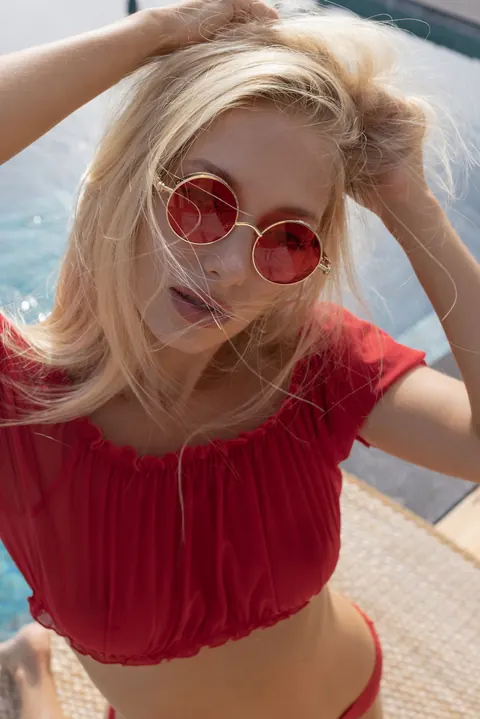 European Blonde MILF Poses Poolside in Glasses – photo 5 of 17