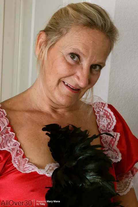 Thick MILF Strips Out of Her Panties and Spreads Her Big Ass – photo 2 of 21