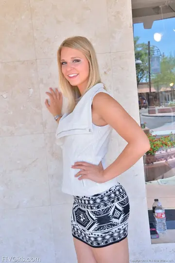 Lacy Johnson – Busty Blonde Flashes Her Pussy Outdoors in a Skirt and Heels