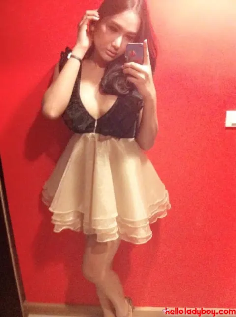 Petite Asian Trans Woman Poses and Undresses in Outfits – photo 3 of 20