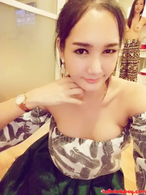Petite Asian Trans Woman Poses and Undresses in Outfits – photo 1 of 20
