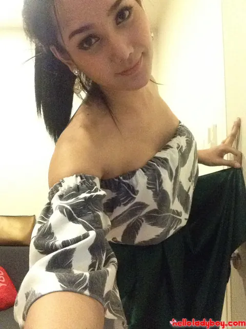 Petite Asian Trans Woman Poses and Undresses in Outfits – photo 14 of 20