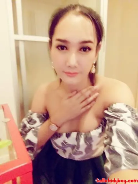Petite Asian Trans Woman Poses and Undresses in Outfits – photo 6 of 20