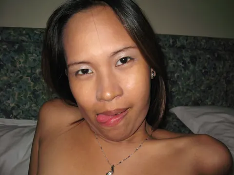 Petite Filipina Fingers Her Pussy and Spreads Her Legs – photo 18 of 21
