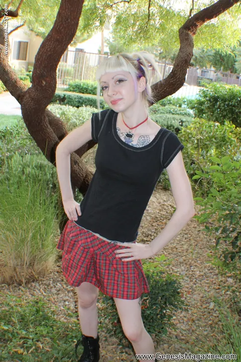 Slim Tattooed Blonde Flashes Skirt Outdoors – photo 18 of 21
