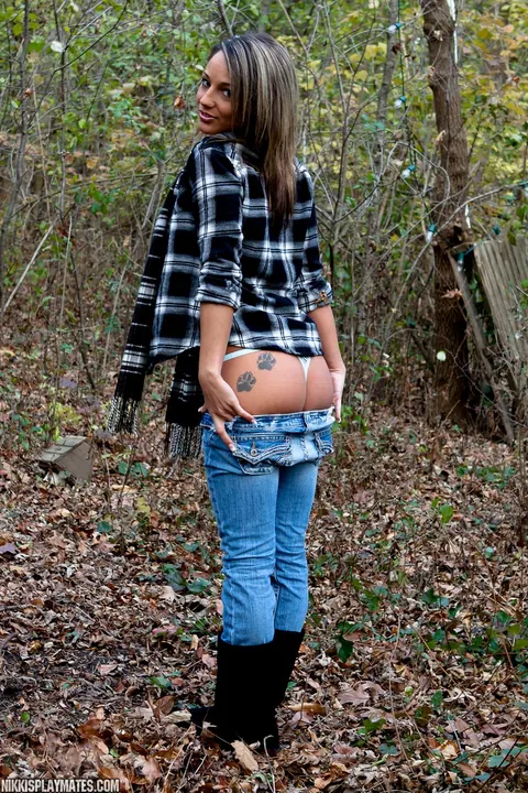 Nikki Sims: Thick Brunette MILF Sheds Her Jeans for Panties and Boots in the Woods – photo 8 of 15