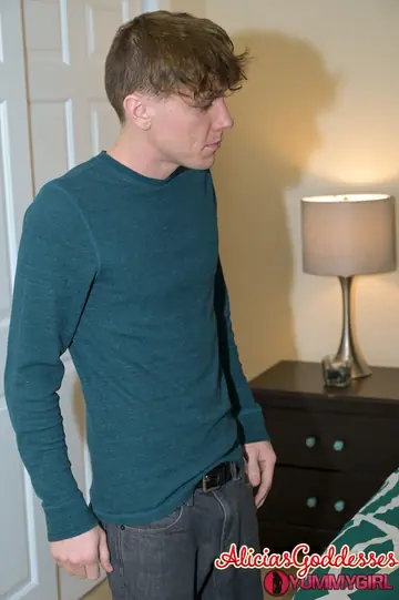 Sofie Marie – Tall Skinny MILF in Heels Takes Anal and Spreads Wide