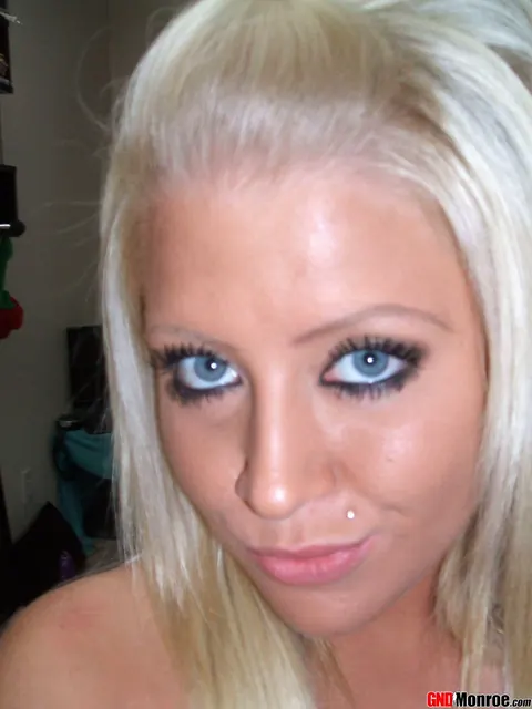 Blonde Takes a Selfie Spreading Her Pussy – photo 1 of 12