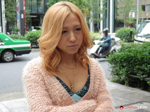 Mary Hayakawa: Japanese MILF Pulls Aside Her Panties for Outdoor Sex – photo 1 of 21