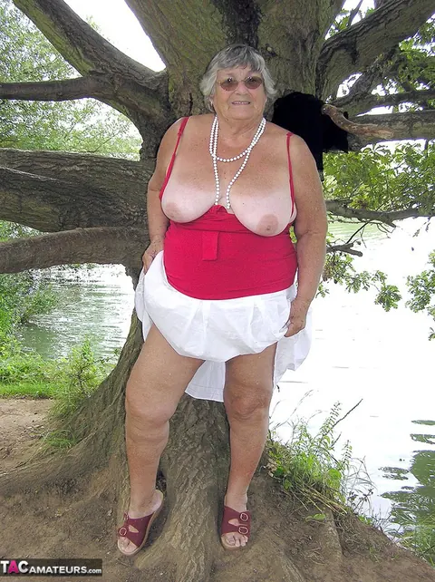 European BBW on a Public Trail Shows Her Big Tits in Panties – photo 14 of 20