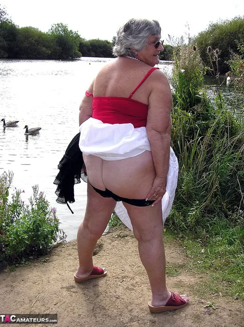 European BBW on a Public Trail Shows Her Big Tits in Panties – photo 10 of 20