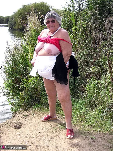 European BBW on a Public Trail Shows Her Big Tits in Panties – photo 11 of 20