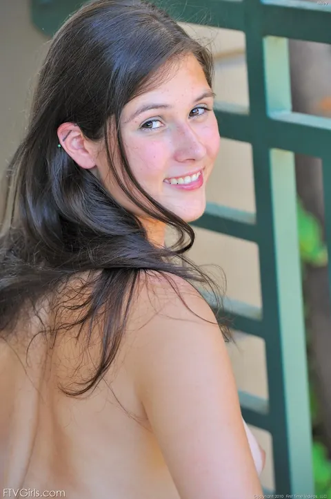 Brunette with Big Tits Strips Out of Her Jeans Outdoors for Fisting – photo 8 of 20