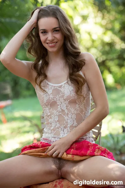 Tali Dova: Curly Brunette Undresses Outdoors and Spreads Her Pussy – photo 6 of 21