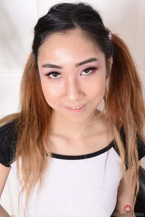 Eva Yi: Petite Asian Brunette Strips Nude and Shows Her Tattoo – photo 1 of 21