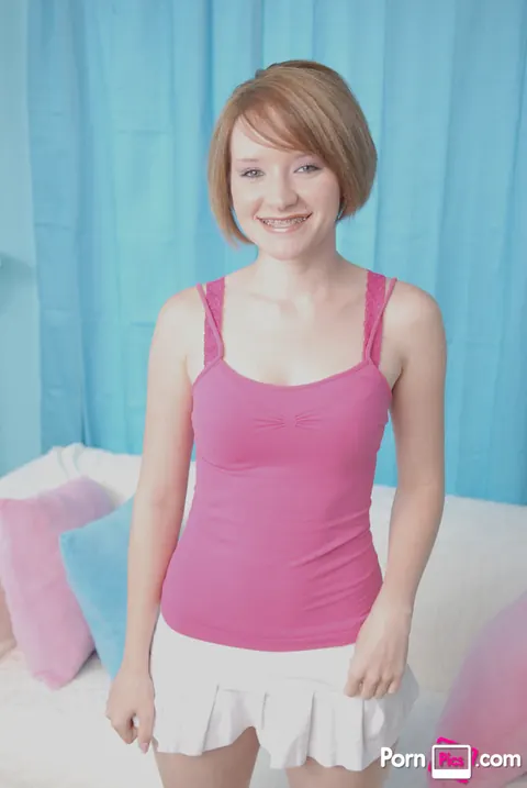 Faith Daniels: Petite Redhead with Short Hair Strips Off Her Panties Outdoors – photo 2 of 20