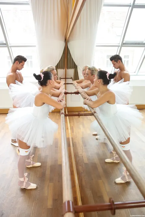 Vinna Reed: Czech Ballerinas in Pantyhose Share Their Teacher in a Group – photo 10 of 20