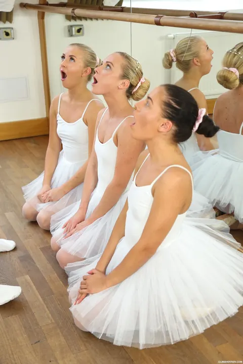 Vinna Reed: Czech Ballerinas in Pantyhose Share Their Teacher in a Group – photo 5 of 20