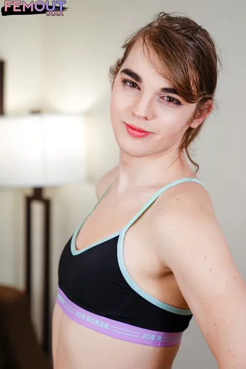 Trans Woman Peels Off Her Clothes and Poses Front and Back – photo 3 of 16
