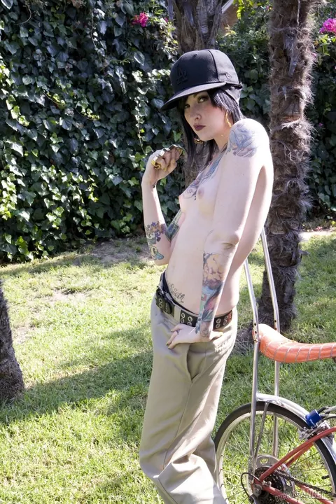 Melodie Gore: Pale Tattooed Brunette Strips Naked Outdoors After Bike Ride – photo 3 of 17
