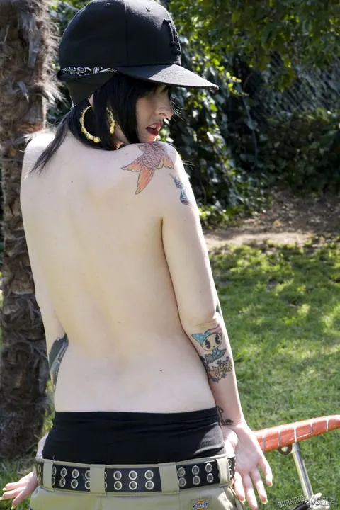 Melodie Gore: Pale Tattooed Brunette Strips Naked Outdoors After Bike Ride – photo 4 of 17