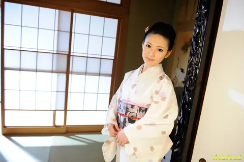 Petite Japanese Babe Rides BBC and Gets Jizzed On – photo 1 of 20