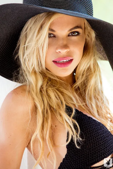 Dani Mathers: Skinny Blonde with Enhanced Tits Strips Nude in Heels Outdoors – photo 11 of 16