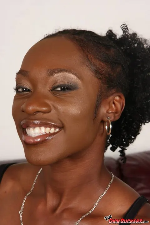 Justice Jade: Ebony MILF in a Skirt Takes a Facial – photo 1 of 15